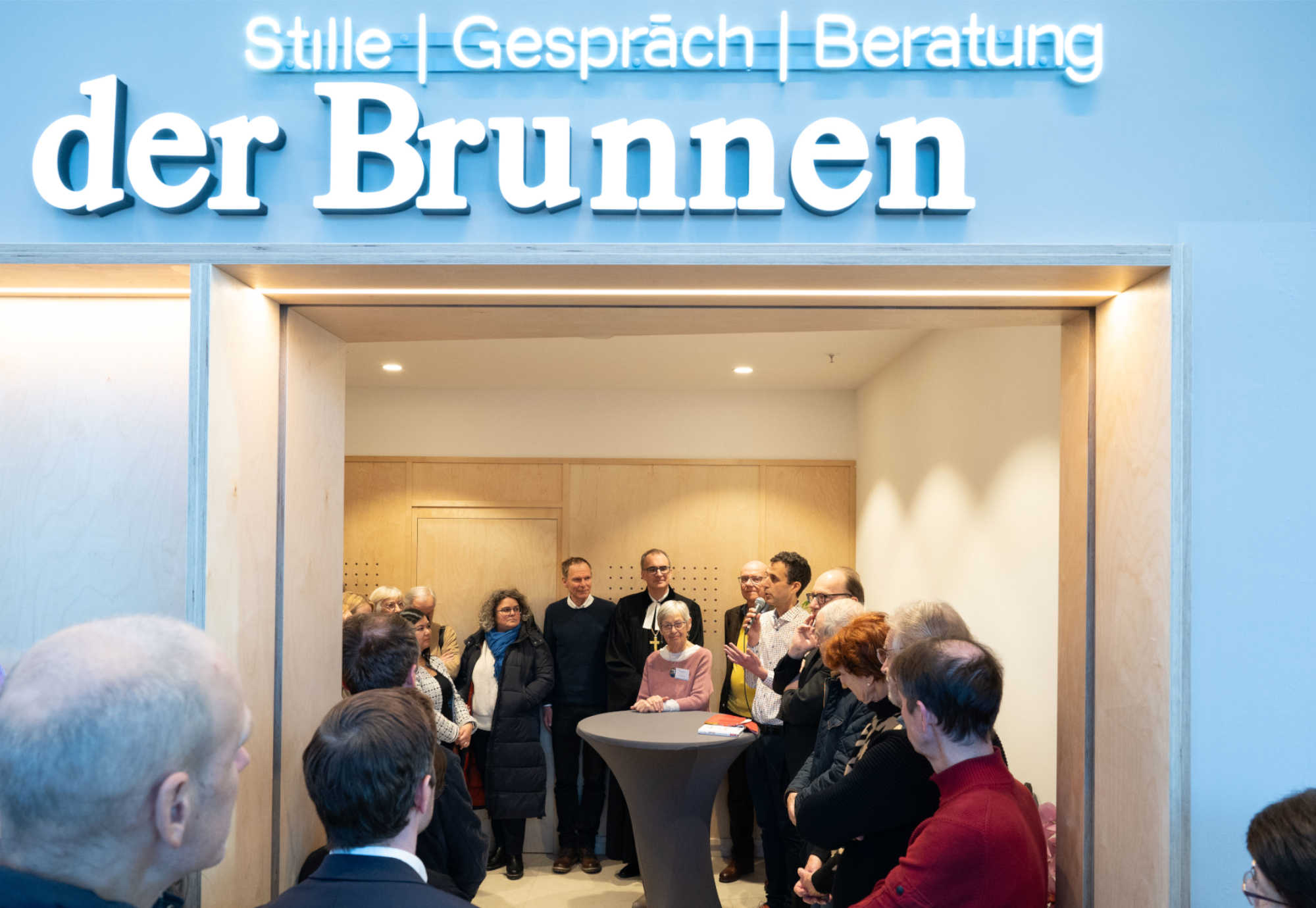 Mit einer ökumenischen Andacht wurde „Der Brunnen“ im Innsbrucker DEZ wiedereröffnet.