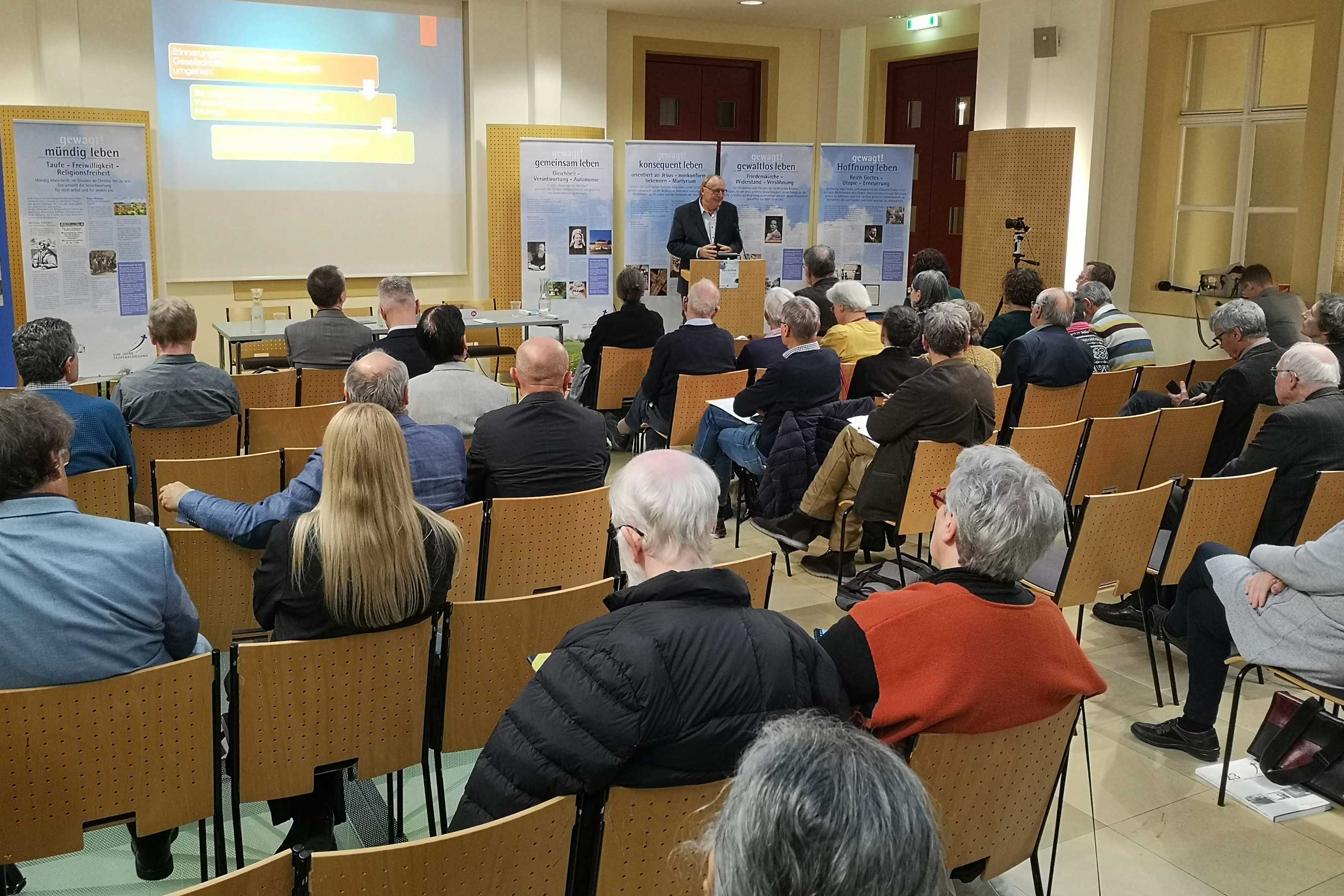 Reinhold Eichinger spricht über das Wiederentdecken der Täufergeschichte in Österreich.