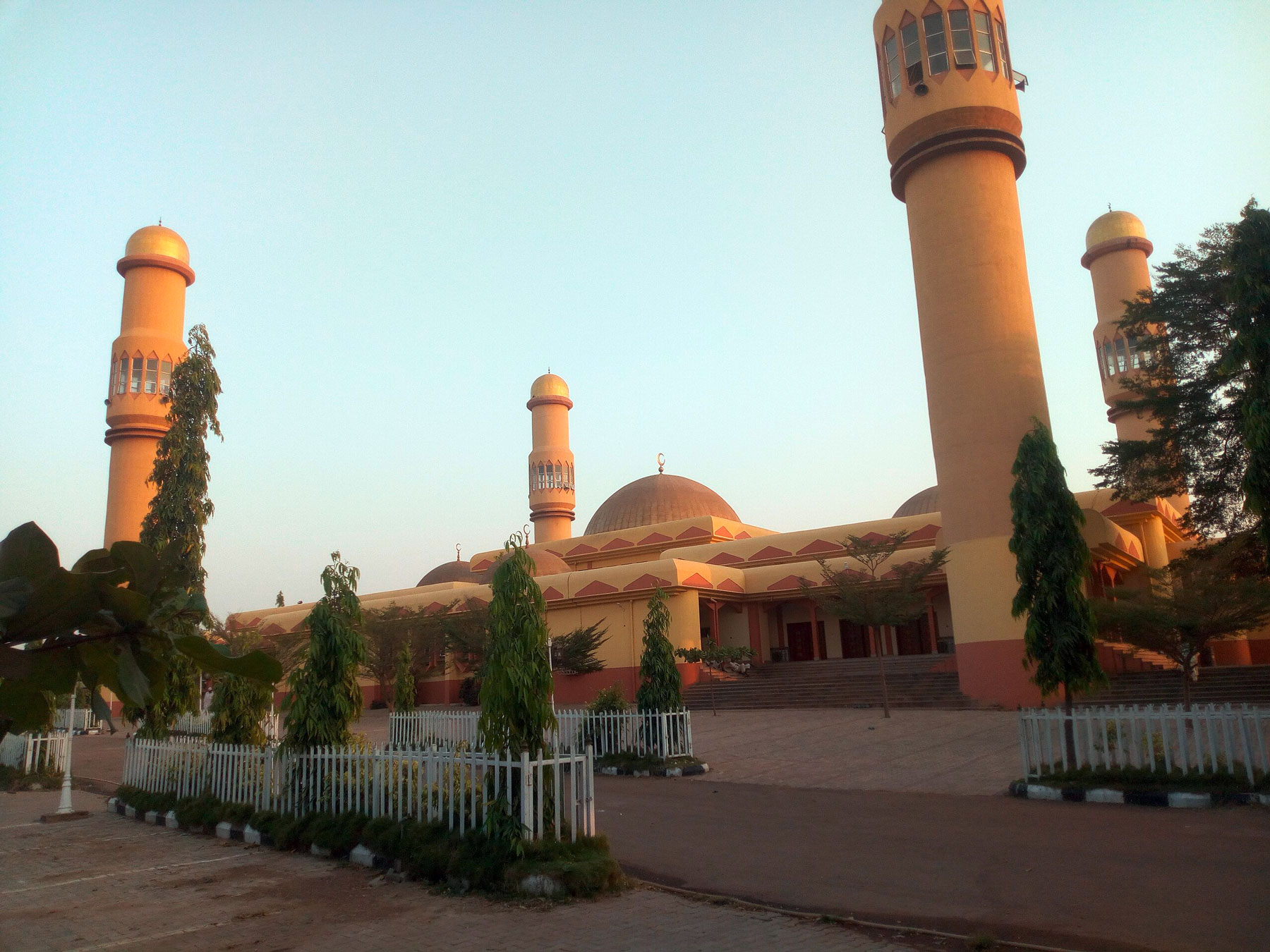 Im Bild: Die zentrale Gebetsstätte für Muslime im Bundesstaat Kaduna: Zentrale Moschee von Kaduna.
