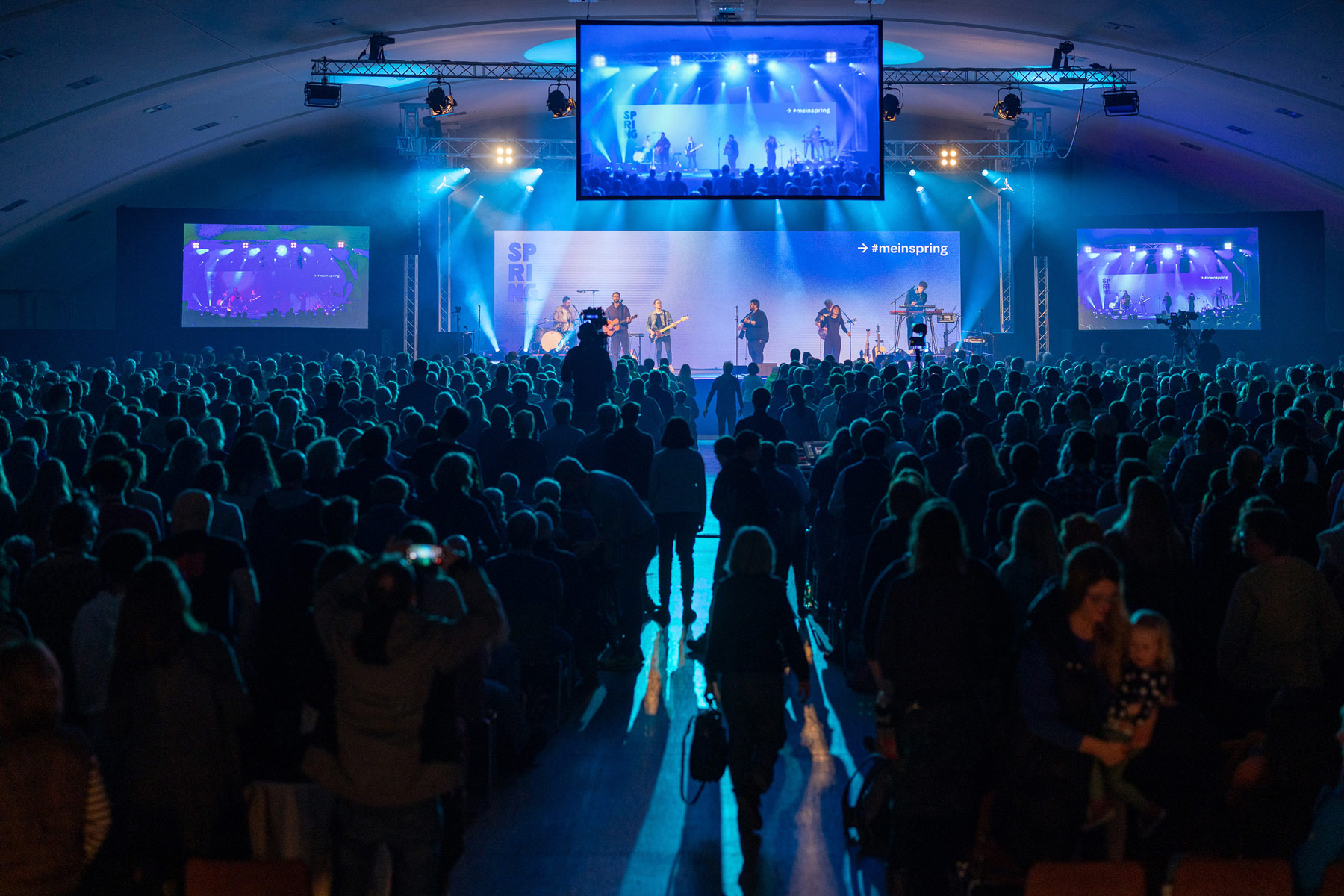 Die Lobpreis-Band Alive Worship sorgte für die musikalische Gestaltung der Eröffnungsveranstaltung.
